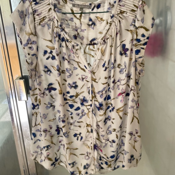 White Floral Blouse 1X - Picture 1 of 1